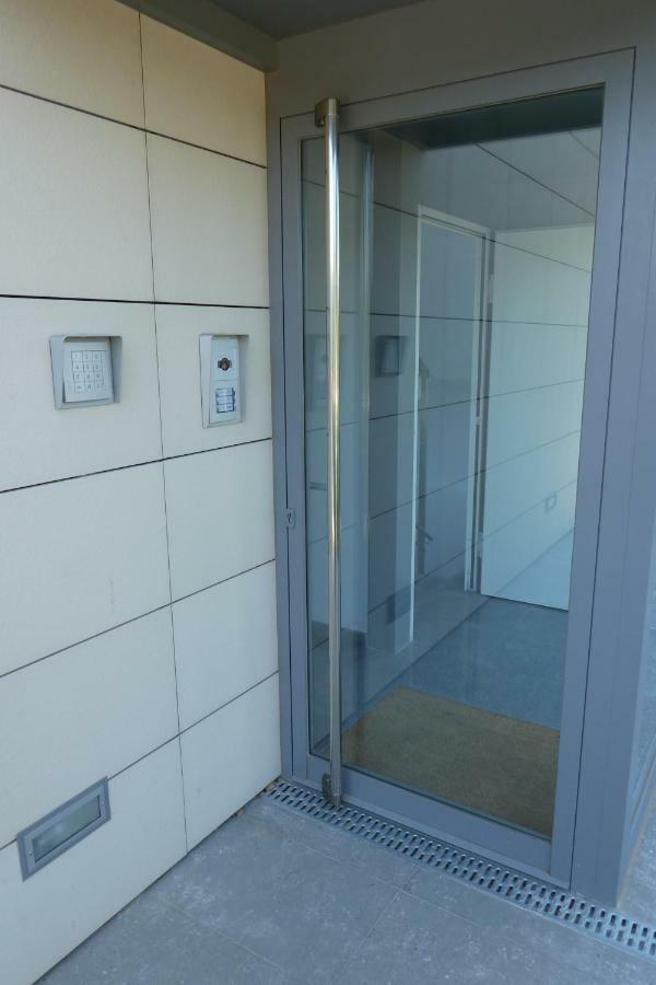 Appartement Plage Salata Rosas Bagian luar foto